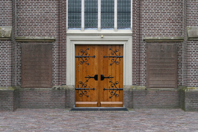 Naamplaten voorzijde kapel 7V6A3218