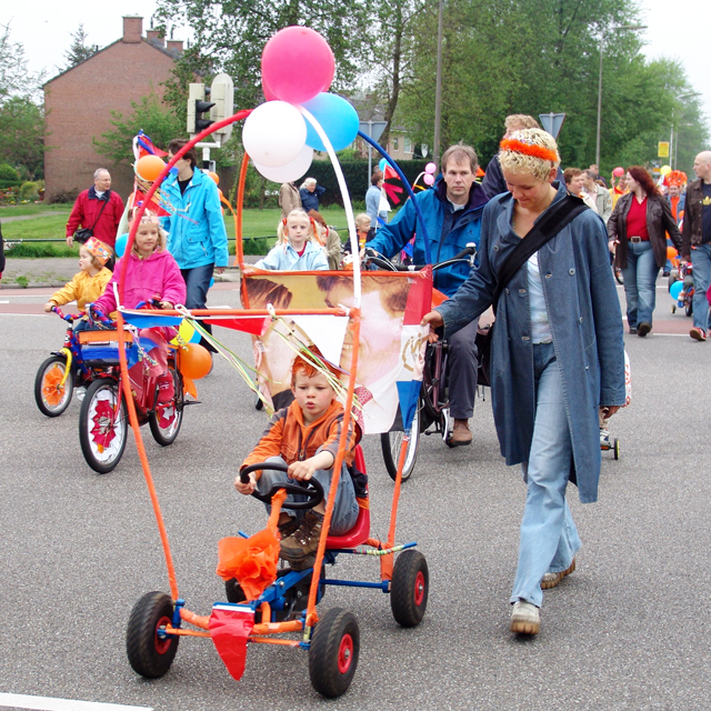 Koninginnedag Optocht AA Landen 2005 DSC03117