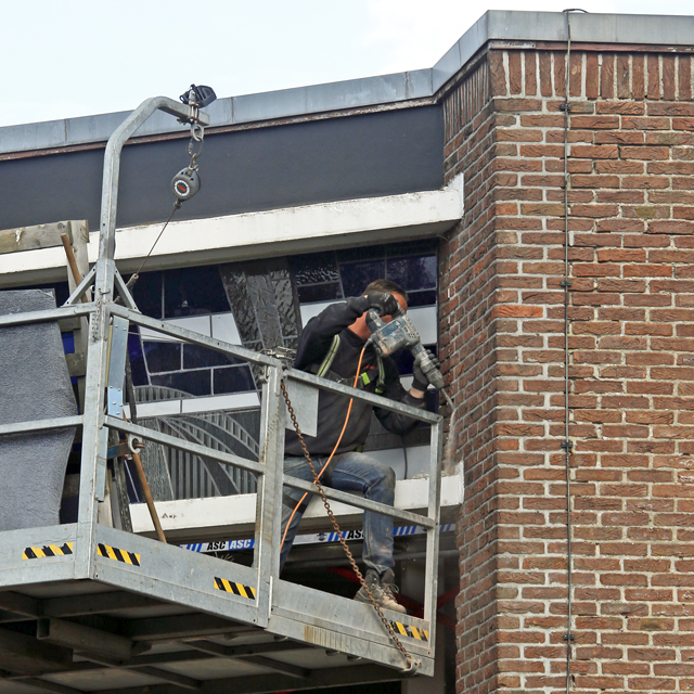 Emmauskerk   Verwijderen glas in loodramen 13102021 4663 640x640px