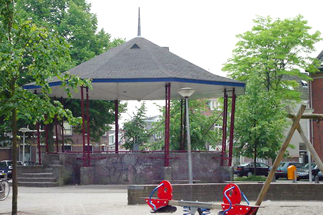 Assendorperplein Muziektent 2001 DSC00552