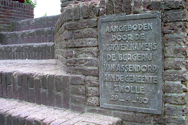 Assendorperplein Muziektent 2001 DSC00554