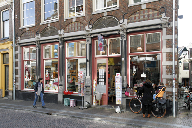 Gevelsteen Sassenstraat 72 Klieder 1855