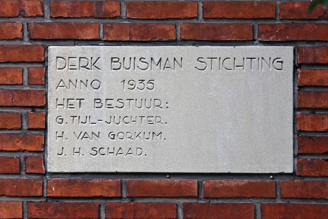 Gevelstenen Borneostraat 2217