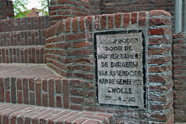 Muursteen Muziektent Assendorperplein 2016 7V6A4501