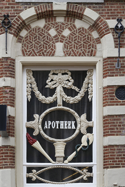 Raamversiering Luttekestraat 12 5208