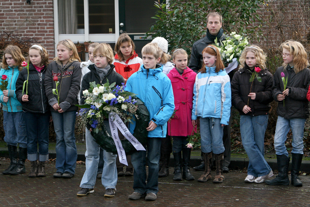 Herdenking Eikenlaan 2008 3018