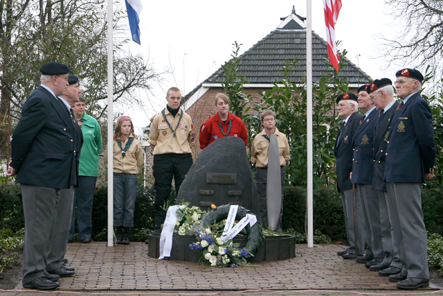 Herdenking Eikenlaan 2008 3077