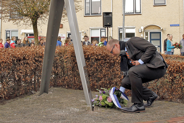 Herdenking monument Pilotenlaan 14042015 1014