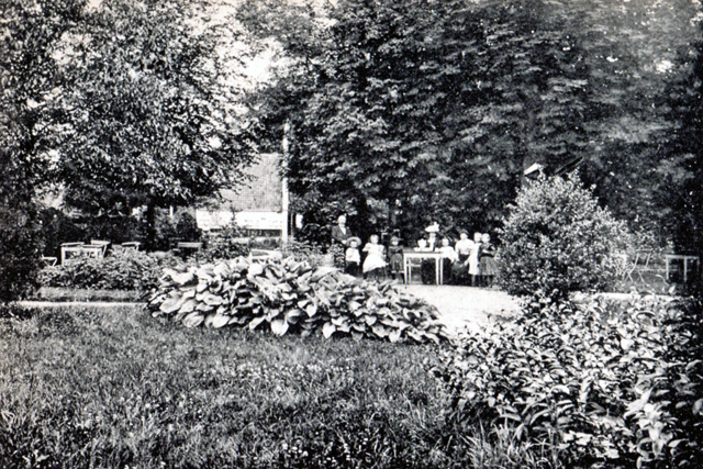 Theetuin Thijssen 1902 640