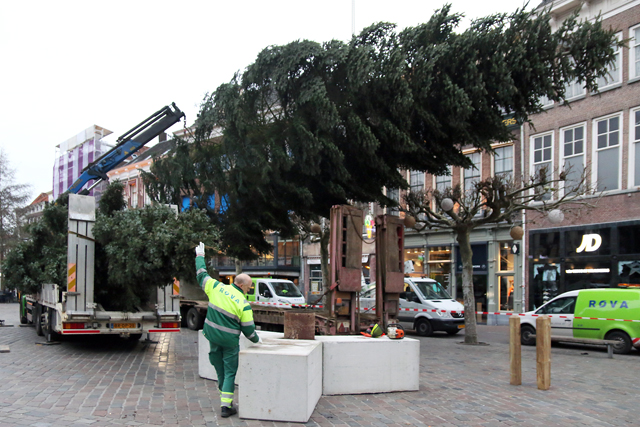 Kerstboom Opzetten 06122017 7V6A3222