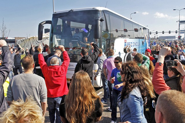 PEC Zwolle Vertrek bus bekerfinale 4745