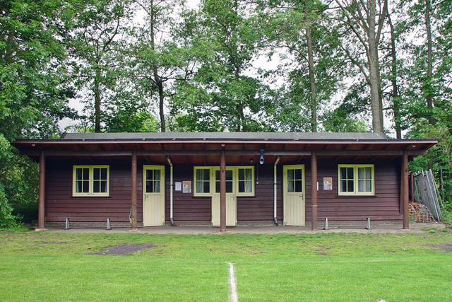Front kleedkamers EDON 2004 DSC05776