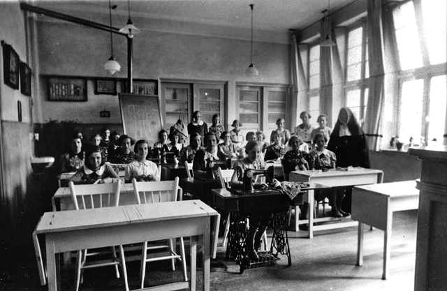 Gasthuisplein Klaslokaal Modevakschool St.Anna 1930 NL ZlHCO 1214 FD024928 2 640