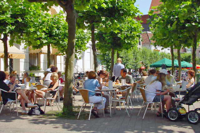 Gasthuisplein 25072001 3