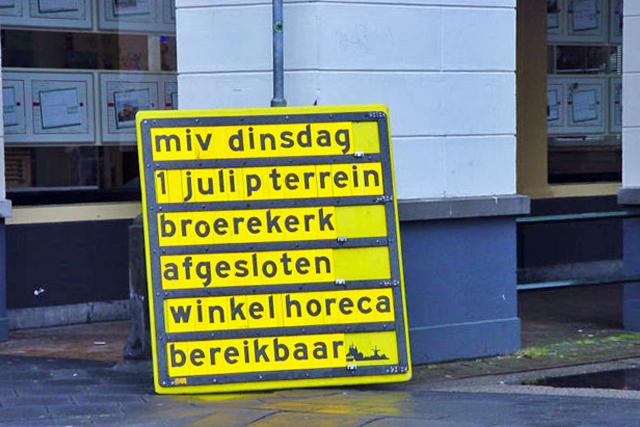 Broerenkerkplein 2003 ADSC00052
