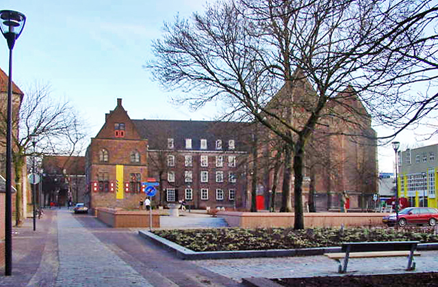 Broerenkerkplein 2004 ADSC00168