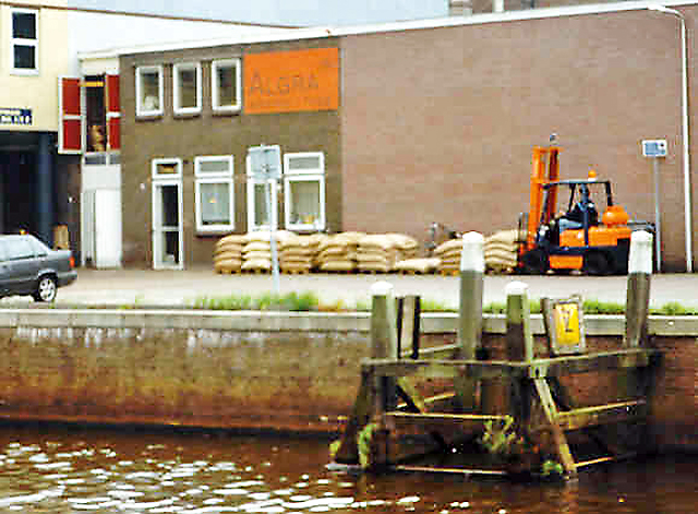 Algra Daaromteklein