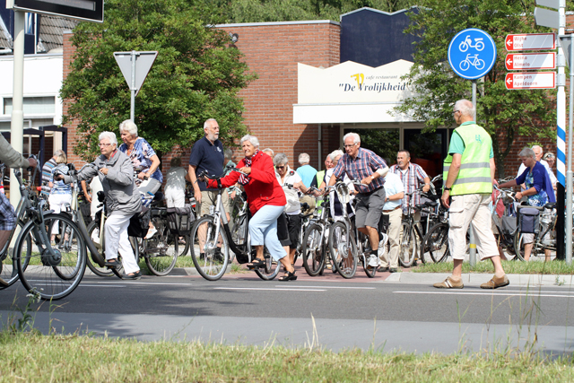 Vrolijkheid Start Fietsvierdaagse 2013 8731