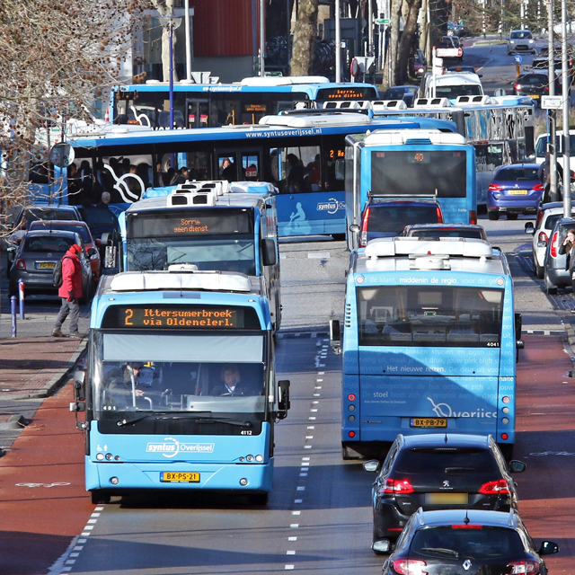 Bussen Oosterlaan Stationsplein 11022019 7V6A7403